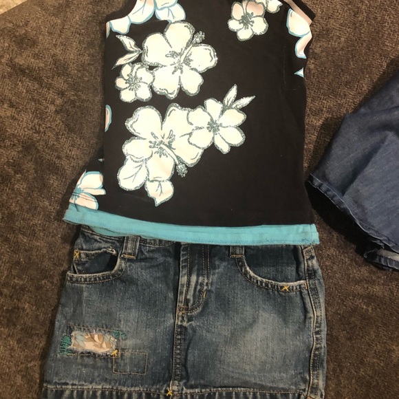 4T skirts and 5T tops - Picture 3 of 4